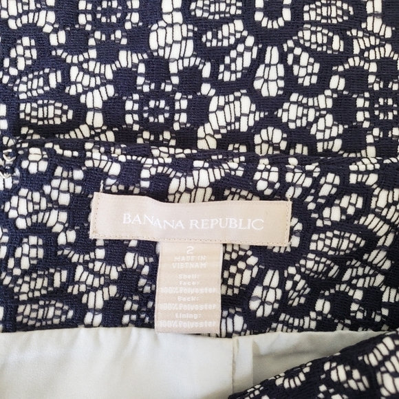 BANANA Republic Floral Black Lace Skirt - Picture 4 of 6